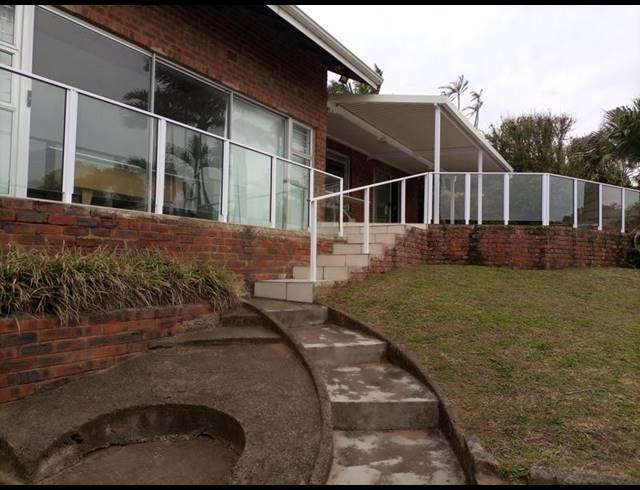 5 BEDROOM HOUSE FOR SALE IN MANABA BEACH